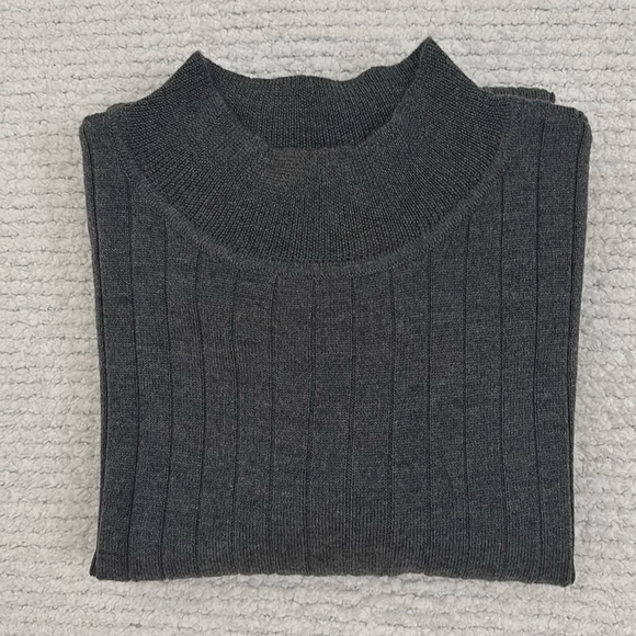 Charter Club Gray Extra Fine Italian Merino Wool Sweater - Picture 1 of 12